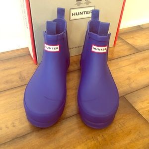 New in Box Boys Hunter Rain Boots (blue size 1)